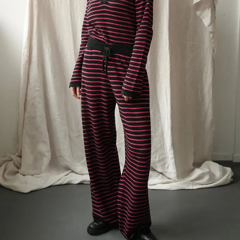 Nuria Knit Trousers – Black And Berry Ribbed Stretch Pants 1