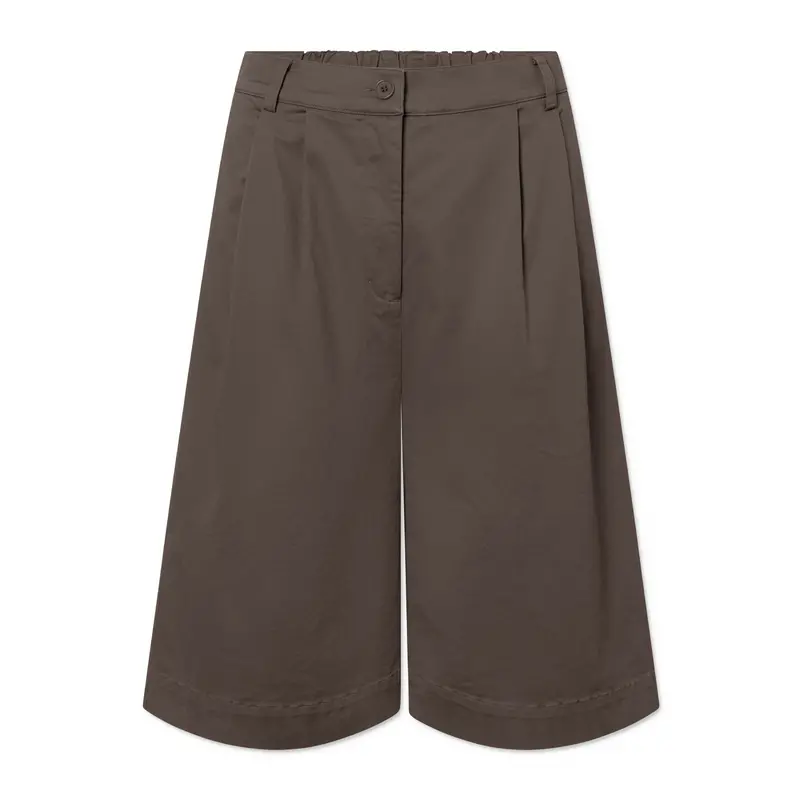 Prema Twill Bermuda Shorts In Malt Brown 1