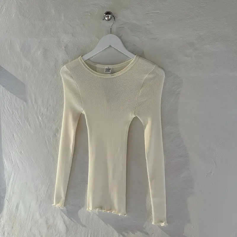 Uld & Silke Ivory Long-Sleeve Ribbed Blouse, Style 3446 1